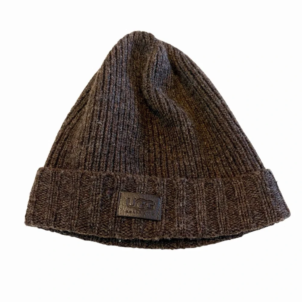 Ugg Lambs Wool Ribbed Knit Beanie Hat Brown Womens Unisex One Size Winter Fall